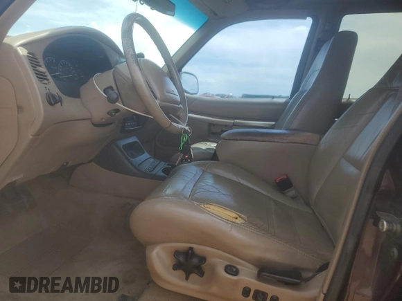 2000 Ford Explorer Eddie Bauer с VIN 1FMDU84P3YZA71207, выставлен на аукционе Copart как лот 58270915 с пробегом 188 096 миль миль и Списание • Salvage title. История ставок и продаж доступна на DreamBid. Изображение 7.