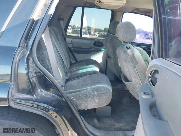 2002 Chevrolet TrailBlazer LTZ with VIN 1GNDS13S422246949, listed as a IAAI auction lot 41821143 with 138,561 mi miles. Bid and sale history available at carsss.com. Image 8.