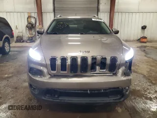 2017 Jeep Cherokee Latitude with VIN 1C4PJMCBXHW529027, listed as a Copart auction lot 53612745 with 101,417 mi miles and Salvage title. Bid and sale history available at DreamBid. Image 5.