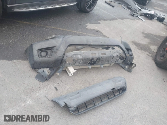 2014 Toyota Tacoma with VIN 5TFNX4CN9EX036087, listed as a IAAI auction lot 42135571 with 179,236 mi miles and . Bid and sale history available at DreamBid. Image 12.