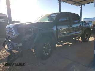 2017 Toyota Tacoma SR5 z VIN 3TMCZ5ANXHM075775, wystawiony jako Copart lot #76575834 z przebiegiem 61 727 mil mil oraz Szkoda całkowita • Salvage title. Historia ofert i sprzedaży dostępna na DreamBid. Obrazek 1.