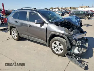 2019 Toyota RAV4 XLE with VIN JTMW1RFV1KJ015196, listed as a Copart auction lot 49452225 with 167,557 mi miles and Salvage Title. Bid and sale history available at carsss.com. Image 4.