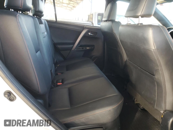 2017 Toyota RAV4 SE z VIN JTMJJREV0HD141553, wystawiony jako Copart lot #83319644 z przebiegiem 155 416 mil mil oraz Szkoda całkowita • Salvage title. Historia ofert i sprzedaży dostępna na DreamBid. Obrazek 11.