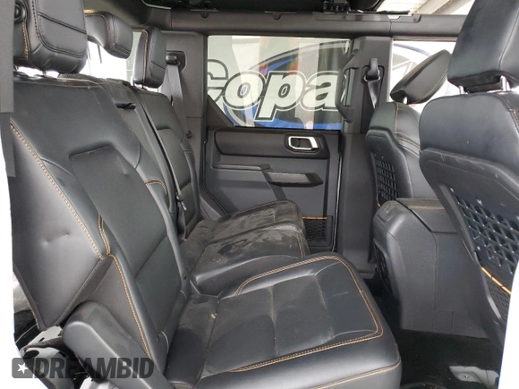 2024 Ford Bronco Badlands z VIN 1FMEE9BP5RLA42032, wystawiony jako Copart lot #60283315 z przebiegiem 4 081 mil mil oraz Szkoda całkowita • Salvage title. Historia ofert i sprzedaży dostępna na DreamBid. Obrazek 10.
