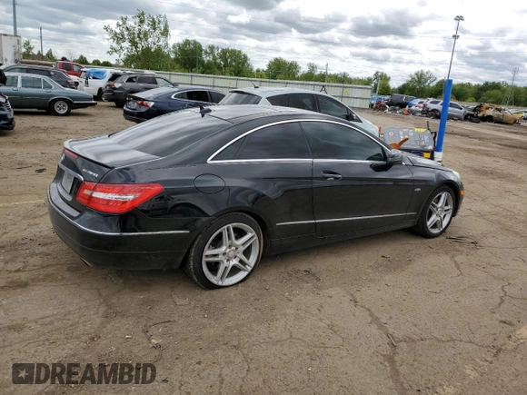 2012 Mercedes-Benz E 350 with VIN WDDKJ5KB8CF142816, listed as a Copart auction lot 58254635 with 135,275 mi miles and Clean title. Bid and sale history available at DreamBid. Image 3.