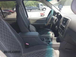 2004 Ford Explorer XLT z VIN 1FMZU63K04ZA16160, wystawiony jako IAAI lot #42272905 z przebiegiem 143 513 mil mil oraz . Historia ofert i sprzedaży dostępna na DreamBid. Obrazek 5.