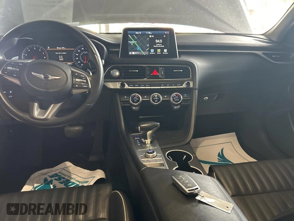 2021 Genesis G70 2.0T z VIN KMTG34LAXMU074866, wystawiony jako Copart lot #56966995 z przebiegiem 54 000 mil mil oraz Czysty tytuł • Clean title. Historia ofert i sprzedaży dostępna na DreamBid. Obrazek 9.