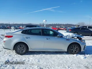 2020 Kia Optima LX z VIN 5XXGT4L30LG382312, wystawiony jako IAAI lot #41272843 z przebiegiem 118 633 mil mil oraz . Historia ofert i sprzedaży dostępna na DreamBid. Obrazek 13.