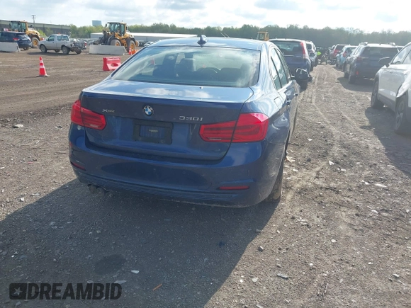 2017 BMW 3 Series 330i xDrive with VIN WBA8D9C32HA005561, listed as a IAAI auction lot 42161234 with Not provided miles and . Bid and sale history available at DreamBid. Image 4.