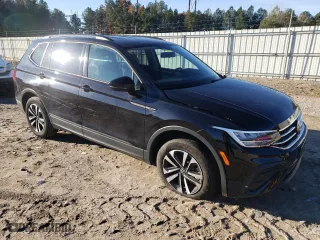 2022 Volkswagen Tiguan S with VIN 3VV1B7AX4NM057164, listed as a Copart auction lot 80263684 with 100,041 mi miles and Salvage Title. Bid and sale history available at carsss.com. Image 4.