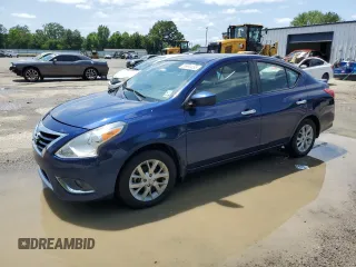 2018 Nissan Versa SV z VIN 3N1CN7AP8JL811197, wystawiony jako Copart lot #55930455 z przebiegiem 51 433 mil mil oraz Nie do naprawy. Historia ofert i sprzedaży dostępna na DreamBid. Obrazek 1.