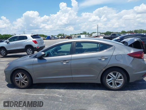 2020 Hyundai Elantra SEL z VIN 5NPD84LF6LH529154, wystawiony jako IAAI lot #39502750 z przebiegiem 101 695 mil mil oraz . Historia ofert i sprzedaży dostępna na DreamBid. Obrazek 14.