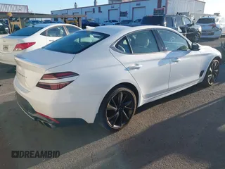 2023 Genesis G70 2.0T z VIN KMTG34TA7PU112073, wystawiony jako IAAI lot #41825012 z przebiegiem 10 526 mil mil oraz . Historia ofert i sprzedaży dostępna na DreamBid. Obrazek 4.