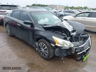 2013 Nissan Altima 2.5 SL with VIN 1N4AL3AP0DN484470, listed as a IAAI auction lot 41893143 with 136,584 mi miles. Bid and sale history available at carsss.com. Image 1.