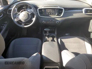 2019 Kia Sorento LX with VIN 5XYPG4A35KG499952, listed as a Copart auction lot 53531215 with 90,328 mi miles and Salvage Title. Bid and sale history available at carsss.com. Image 8.