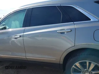 2025 Cadillac XT5 FWD Premium Luxury with VIN 1GYKNCRS1SZ120351, listed as a IAAI auction lot 41334881 with 4,915 mi miles. Bid and sale history available at carsss.com. Image 14.