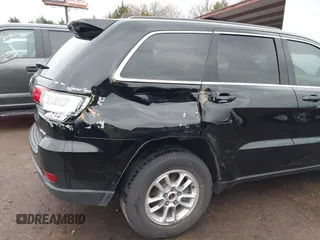 2018 Jeep Grand Cherokee Laredo E z VIN 1C4RJEAG1JC275535, wystawiony jako IAAI lot #41120357 z przebiegiem 108 109 mil mil oraz . Historia ofert i sprzedaży dostępna na DreamBid. Obrazek 6.