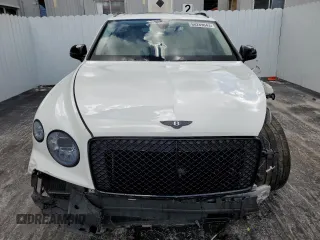 2021 Bentley Bentayga V8 z VIN SJAAM2ZV9MC036858, wystawiony jako Copart lot #41018244 z przebiegiem 29 054 mil mil oraz Nie do naprawy. Historia ofert i sprzedaży dostępna na DreamBid. Obrazek 5.