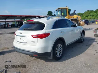 2010 Infiniti FX z VIN JN8AS1MUXAM800384, wystawiony jako IAAI lot #42458960 z przebiegiem 142 976 mil mil oraz . Historia ofert i sprzedaży dostępna na DreamBid. Obrazek 4.