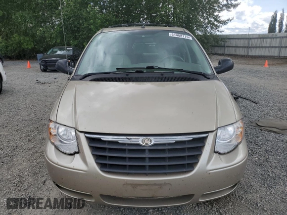 2007 Chrysler Town & Country Touring z VIN 2A4GP54L17R279349, wystawiony jako Copart lot #61488175 z przebiegiem 93 924 mil mil oraz Szkoda całkowita • Salvage title. Historia ofert i sprzedaży dostępna na DreamBid. Obrazek 5.
