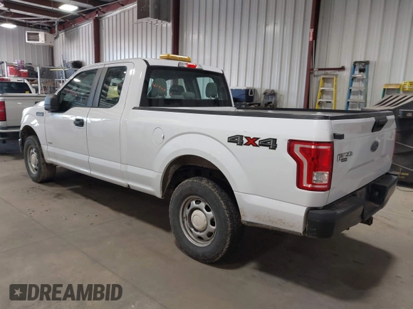 2015 Ford F-150 XLT with VIN 1FTEX1EP6FKE21697, listed as a IAAI auction lot 41960136 with 199,653 mi miles. Bid and sale history available at carsss.com. Image 3.