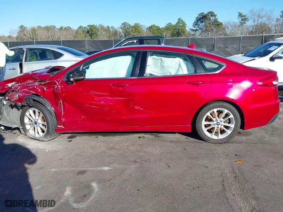 2020 Ford Fusion SE with VIN 3FA6P0HD1LR183903, listed as a IAAI auction lot 41283302 with 137,136 mi miles. Bid and sale history available at carsss.com. Image 15.