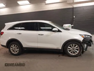 2019 Kia Sorento LX with VIN 5XYPGDA38KG558444, listed as a IAAI auction lot 41303905 with 148,567 mi miles. Bid and sale history available at carsss.com. Image 14.