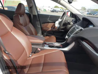 2015 Acura TLX V6 z VIN 19UUB2F30FA012923, wystawiony jako IAAI lot #42000107 z przebiegiem 101 133 mil mil oraz . Historia ofert i sprzedaży dostępna na DreamBid. Obrazek 5.