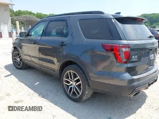 2017 Ford Explorer Sport z VIN 1FM5K8GT3HGB53095, wystawiony jako IAAI lot #42427164 z przebiegiem 120 362 mil mil oraz . Historia ofert i sprzedaży dostępna na DreamBid. Obrazek 3.