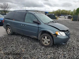 2005 Dodge Caravan SXT with VIN 2D8GP44L45R313203, listed as a Copart auction lot 55309895 with 150,810 mi miles and Salvage Title. Bid and sale history available at DreamBid. Image 4.