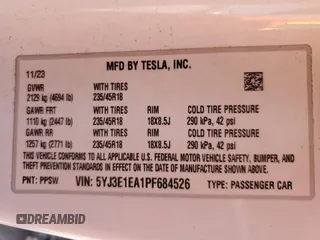 2023 Tesla Model 3 z VIN 5YJ3E1EA1PF684526, wystawiony jako Copart lot #50915345 z przebiegiem 14 109 mil mil oraz Szkoda całkowita • Salvage title. Historia ofert i sprzedaży dostępna na DreamBid. Obrazek 15.