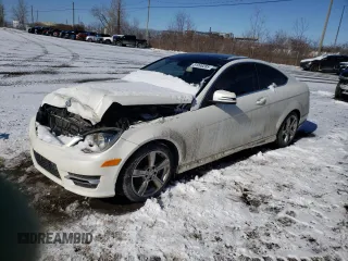 2013 Mercedes-Benz C 250 z VIN WDDGJ4HB3DF977862, wystawiony jako Copart lot #51096285 z przebiegiem 181 328 mil mil oraz Szkoda całkowita • Salvage title. Historia ofert i sprzedaży dostępna na DreamBid. Obrazek 1.