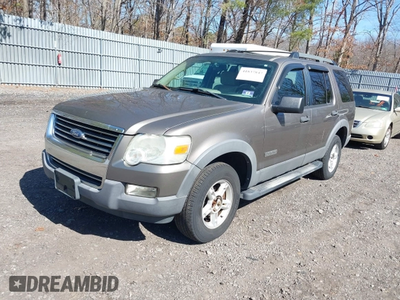 2006 Ford Explorer XLT with VIN 1FMEU73E66UA43409, listed as a IAAI auction lot 41837847 with 196,992 mi miles. Bid and sale history available at carsss.com. Image 2.