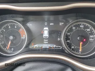 2017 Jeep Cherokee Limited z VIN 1C4PJMDS4HD223760, wystawiony jako IAAI lot #42300398 z przebiegiem 85 981 mil mil oraz . Historia ofert i sprzedaży dostępna na DreamBid. Obrazek 7.