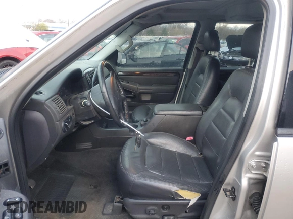 2005 Ford Explorer z VIN 1FMDU75K05UA44083, wystawiony jako Copart lot #81727664 z przebiegiem 236 912 mil mil oraz Nie do naprawy • Non repairable. Historia ofert i sprzedaży dostępna na DreamBid. Obrazek 7.