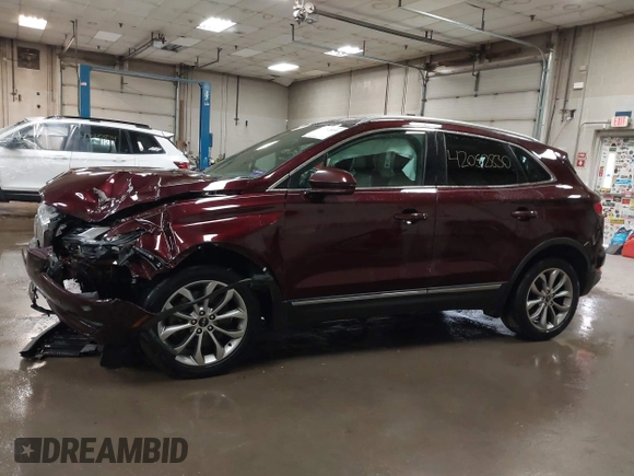 2019 Lincoln MKC Select z VIN 5LMCJ2D95KUL07473, wystawiony jako IAAI lot #42052830 z przebiegiem 70 553 mil mil oraz . Historia ofert i sprzedaży dostępna na DreamBid. Obrazek 14.