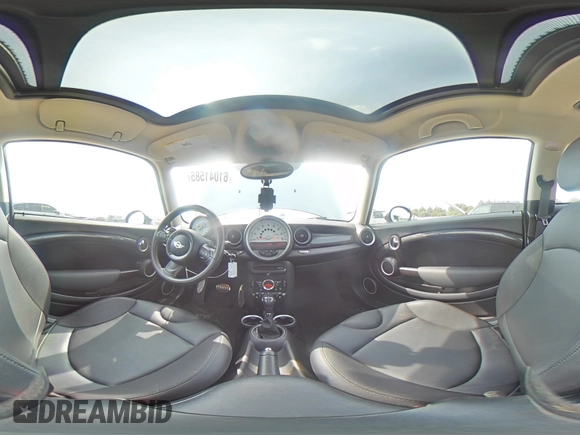 2013 MINI Hardtop S with VIN WMWSV3C52DT396033, listed as a Copart auction lot 61041585 with 83,873 mi miles and Salvage title. Bid and sale history available at DreamBid. Image 14.