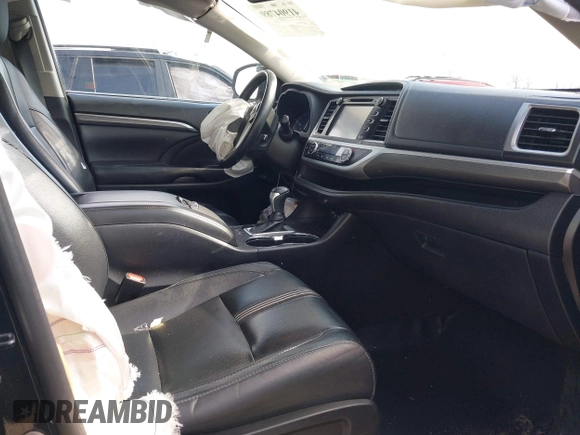 2018 Toyota Highlander SE z VIN 5TDJZRFH9JS551134, wystawiony jako IAAI lot #41904789 z przebiegiem 176 321 mil mil oraz . Historia ofert i sprzedaży dostępna na DreamBid. Obrazek 5.