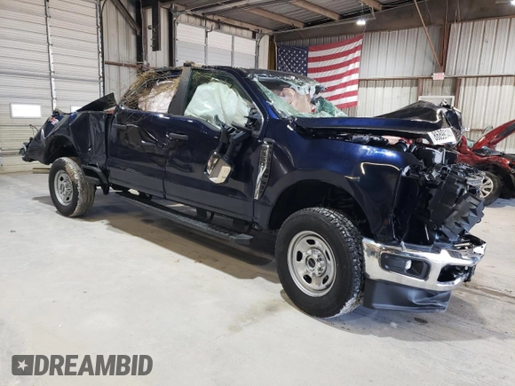 2024 Ford F-350 z VIN 1FT8W3BA3REE67230, wystawiony jako Copart lot #86899144 z przebiegiem Nie podano mil oraz Szkoda całkowita • Salvage title. Historia ofert i sprzedaży dostępna na DreamBid. Obrazek 4.