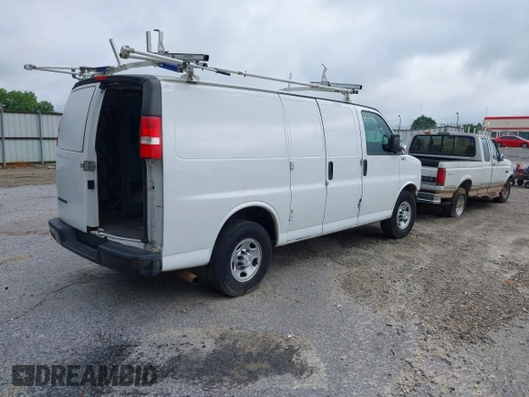 2017 Chevrolet Express Cargo with VIN 1GCWGAFF4H1102432, listed as a IAAI auction lot 42458698 with 282,698 mi miles and . Bid and sale history available at DreamBid. Image 4.