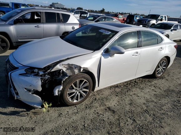 2016 Lexus ES 300h Hybrid with VIN JTHBW1GG0G2125707, listed as a Copart auction lot 81326224 with 81,619 mi miles and Salvage Title. Bid and sale history available at carsss.com. Image 1.