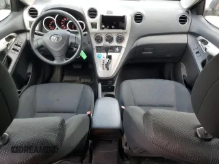 2009 Toyota Matrix S z VIN 2T1LE40E49C011605, wystawiony jako Copart lot #62895715 z przebiegiem 96 378 mil mil oraz Szkoda całkowita • Salvage title. Historia ofert i sprzedaży dostępna na DreamBid. Obrazek 8.
