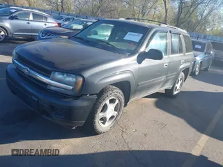2007 Chevrolet TrailBlazer LT with VIN 1GNDT13S172289472, listed as a IAAI auction lot 42028438 with 230,541 mi miles and . Bid and sale history available at DreamBid. Image 2.