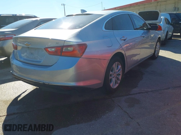 2018 Chevrolet Malibu LT z VIN 1G1ZD5ST4JF244922, wystawiony jako IAAI lot #42218808 z przebiegiem 119 042 mil mil oraz . Historia ofert i sprzedaży dostępna na DreamBid. Obrazek 4.
