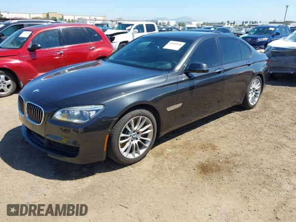 2015 BMW 7 Series 750i с VIN WBAYA8C59FD825698, выставлен на аукционе IAAI как лот 42009098 с пробегом 71 639 миль миль и . История ставок и продаж доступна на DreamBid. Изображение 16.