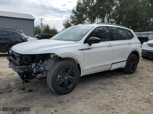 2024 Volkswagen Tiguan SE R-Line Black with VIN 3VVCB7AX5RM155165, listed as a Copart auction lot 43367455 with NaN miles and Salvage Title. Bid and sale history available at carsss.com. Image 1.