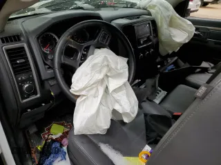 2017 Ram 1500 Tradesman z VIN 3C6JR6AG1HG510512, wystawiony jako Copart lot #87580045 z przebiegiem Nie podano mil oraz Szkoda całkowita • Salvage title. Historia ofert i sprzedaży dostępna na DreamBid. Obrazek 8.