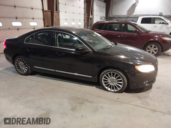 2011 Volvo S80 3.0L Turbo z VIN YV1902AHXB1149000, wystawiony jako IAAI lot #41404608 z przebiegiem 96 533 mil mil oraz . Historia ofert i sprzedaży dostępna na DreamBid. Obrazek 1.