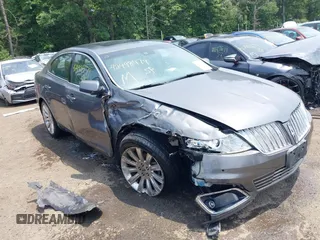 2011 Lincoln MKS z VIN 1LNHL9DR8BG600696, wystawiony jako IAAI lot #42498479 z przebiegiem 78 388 mil mil oraz . Historia ofert i sprzedaży dostępna na DreamBid. Obrazek 1.
