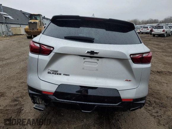 2022 Chevrolet Blazer RS z VIN 3GNKBKRS9NS146018, wystawiony jako Copart lot #82160704 z przebiegiem 27 919 mil mil oraz Czysty tytuł • Clean title. Historia ofert i sprzedaży dostępna na DreamBid. Obrazek 6.